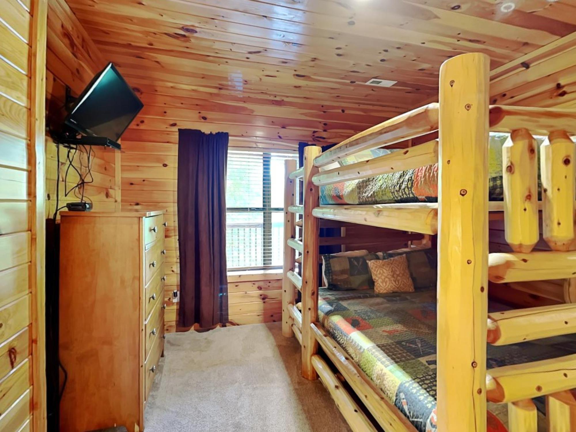 Apple Bear Lodge, 4 Bedrooms, Sleeps 18, Jacuzzis, Pool Table, Hot Tub Gatlinburg Exterior photo