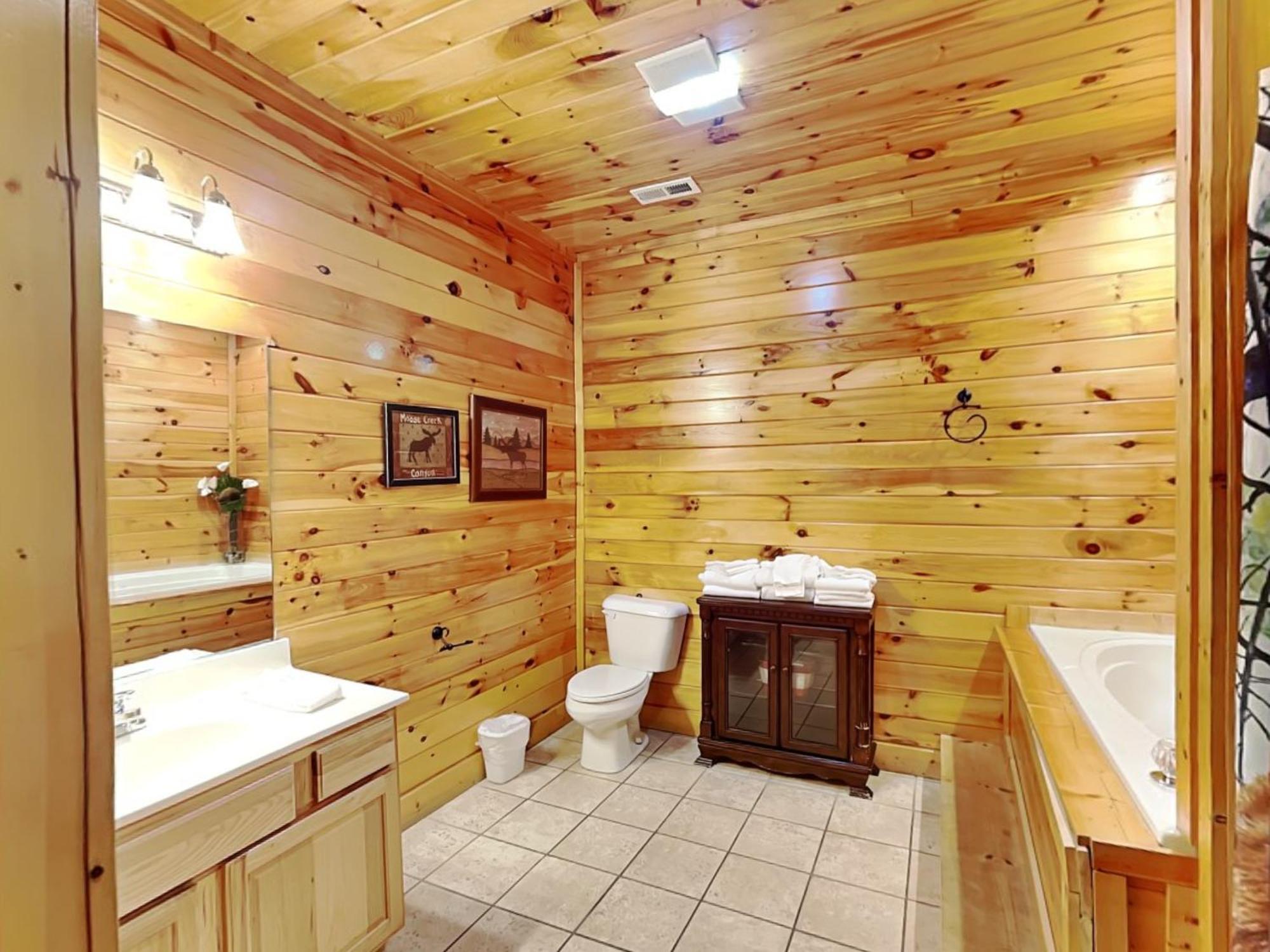 Apple Bear Lodge, 4 Bedrooms, Sleeps 18, Jacuzzis, Pool Table, Hot Tub Gatlinburg Exterior photo